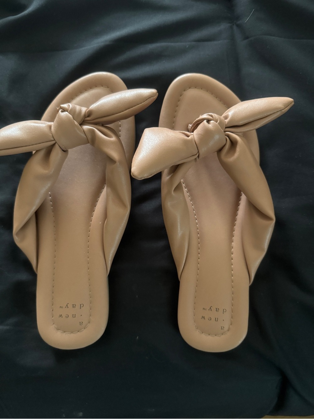 A New Day Women’s Knot Bow Slide Sandals in Tan size 9